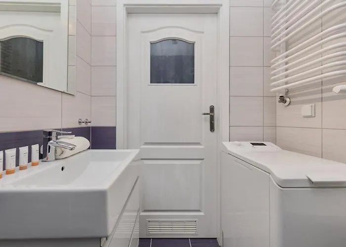 Peaceful For 4 Guests With Balcony By Renters