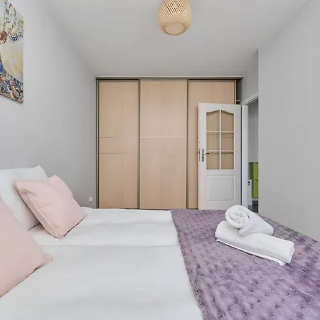 Apartament Peaceful For 4 Guests With Balcony By Renters Wrocław