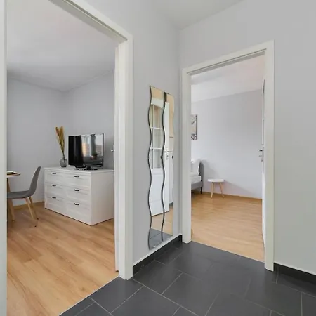 Peaceful For 4 Guests With Balcony By Renters Wrocław