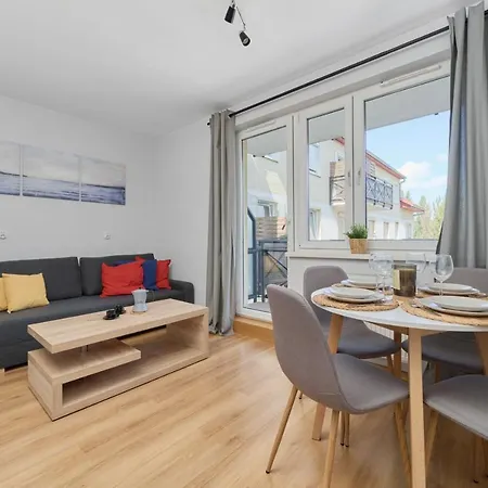 Peaceful For 4 Guests With Balcony By Renters Apartmán