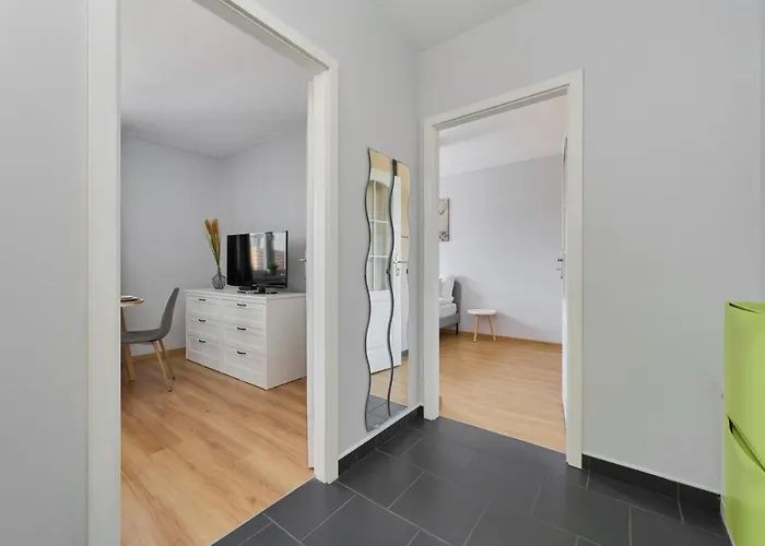 Peaceful For 4 Guests With Balcony By Renters 브로츠와프