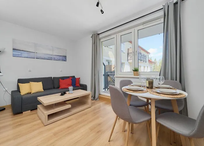 Peaceful For 4 Guests With Balcony By Renters 아파트